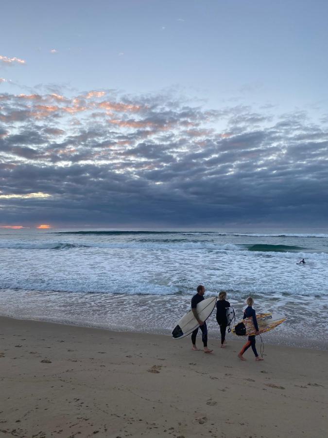 Hostel Dolphins Backpackers Sunshine Beach Exterior foto